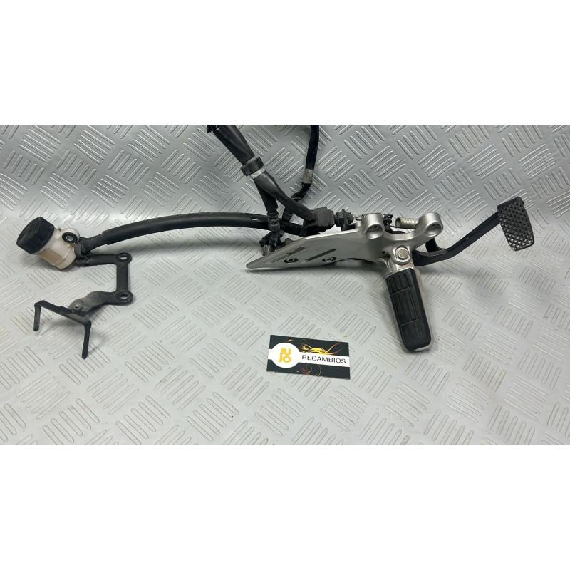 ESTRIBERA DELANTERA DERECHA YAMAHA TRACER 9 GT 2021 ESTRIBERA DELANTERA DERECHA YAMAHA TRACER 9 GT 2021