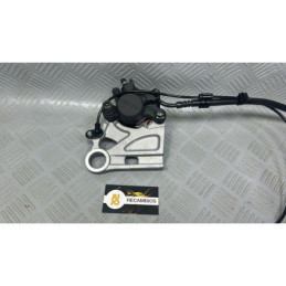 PINZA FRENO TRASERA CON SOPORTE YAMAHA MT-09 (2024-2025)