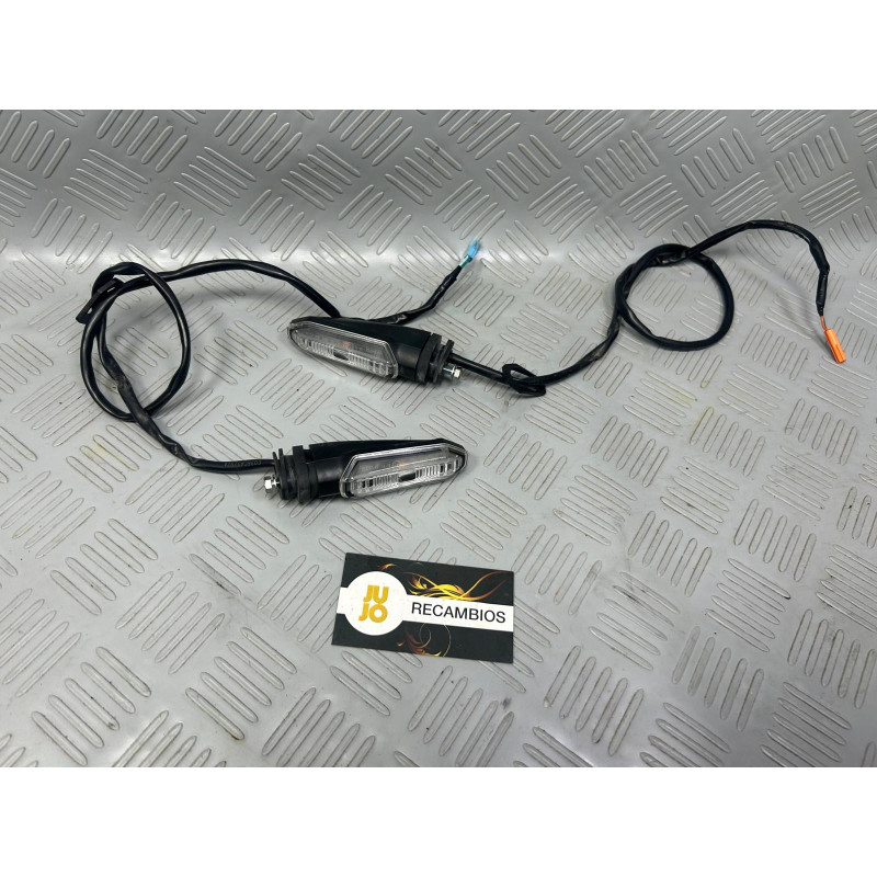 INTERMITENTES TRASEROS CBR 650R (2024)