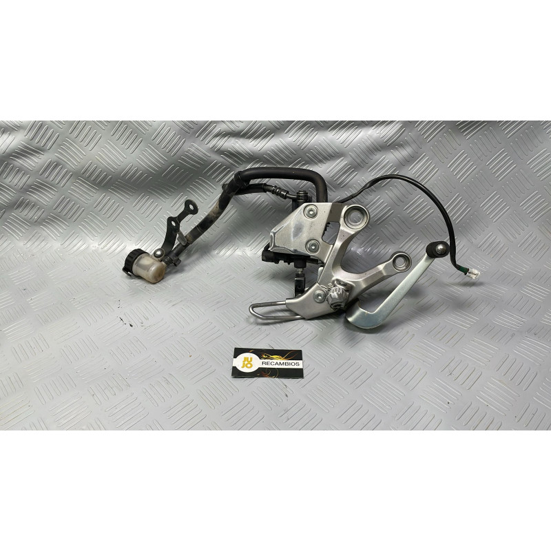 ESTRIBERA DERECHA YAMAHA MT09 TRACER (2015)