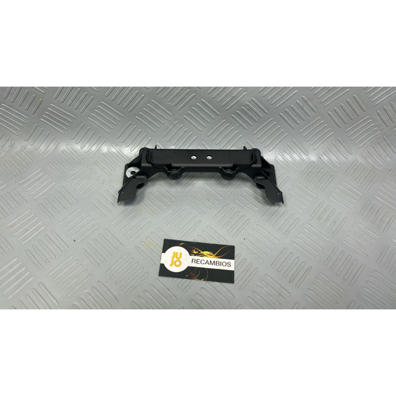 SOPORTE DEPOSITO KAWASAKI Z900 (2025)
