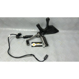 ESTRIBERA IZQUIERDA DELANTERA KAWASAKI Z900 (2025)