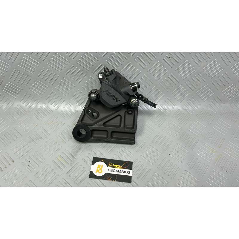 PINZA TRASERA KAWASAKI Z900 (2025)