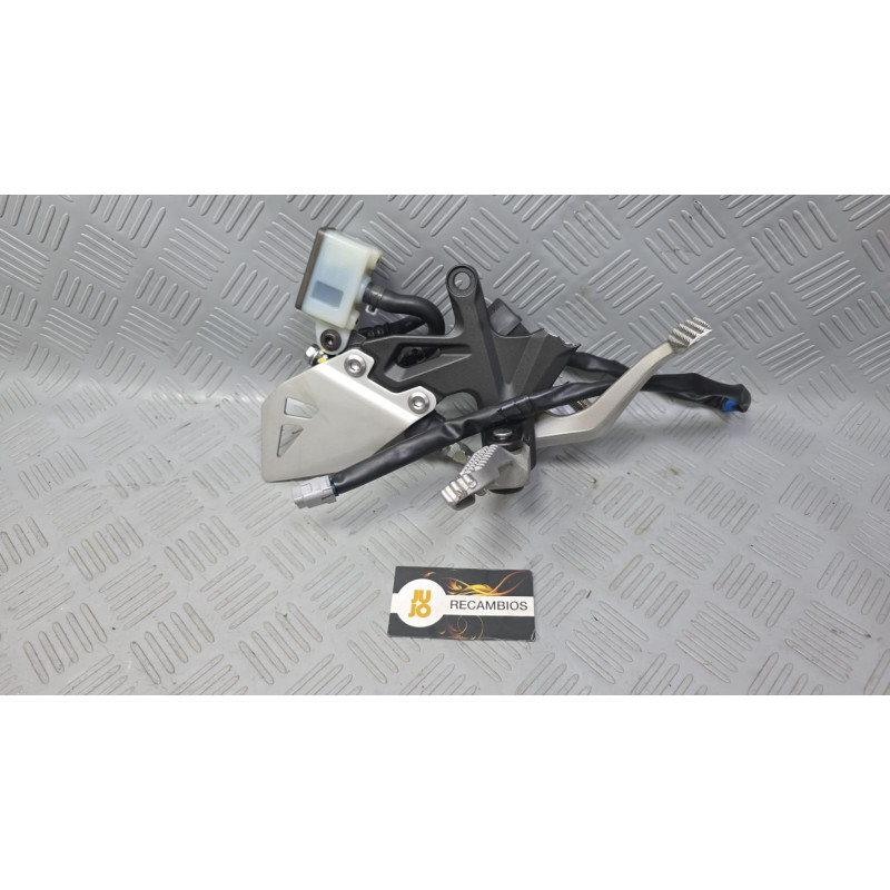 ESTRIBERA DERECHA DELANTERA KAWASAKI NINJA ZX-10R (2026) ESTRIBERA DERECHA DELANTERA KAWASAKI NINJA ZX-10R (2026)