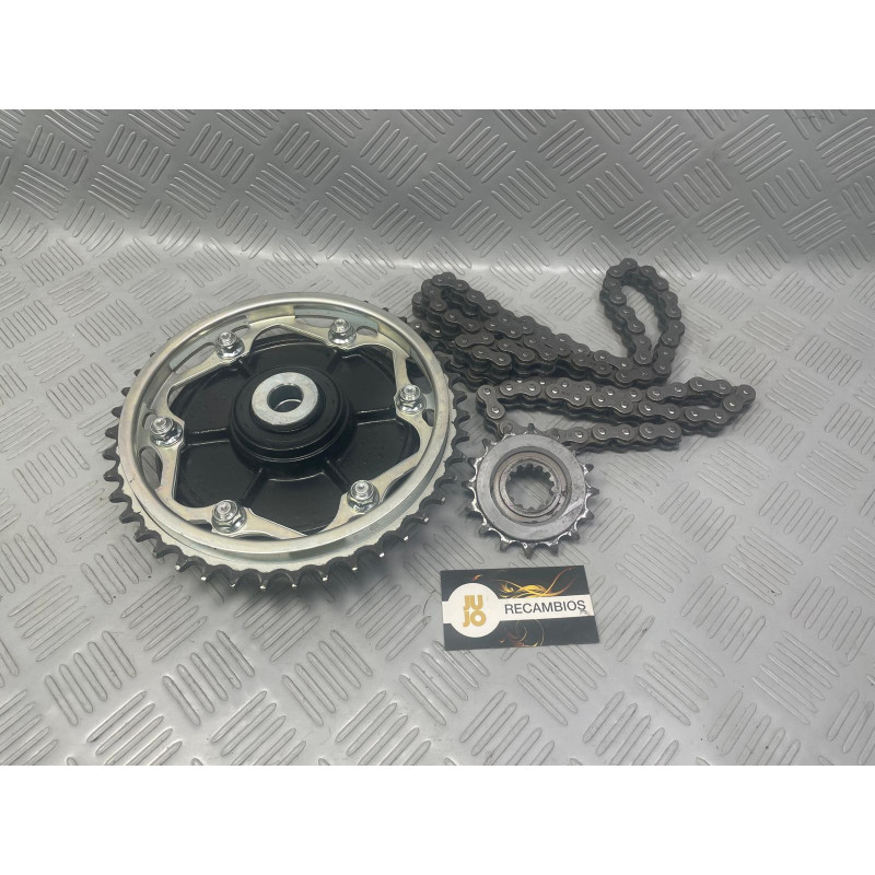 KIT DE ARRASTRE MT-07 (2026) KIT DE ARRASTRE MT-07 (2026)