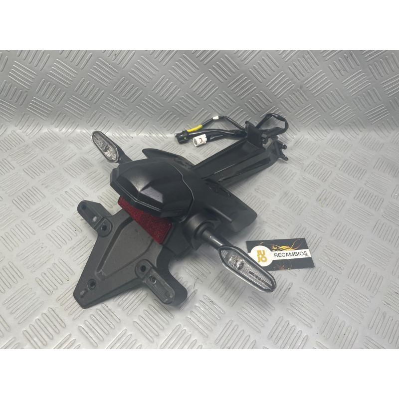 PORTAMATRICULA MT-07 (2026)